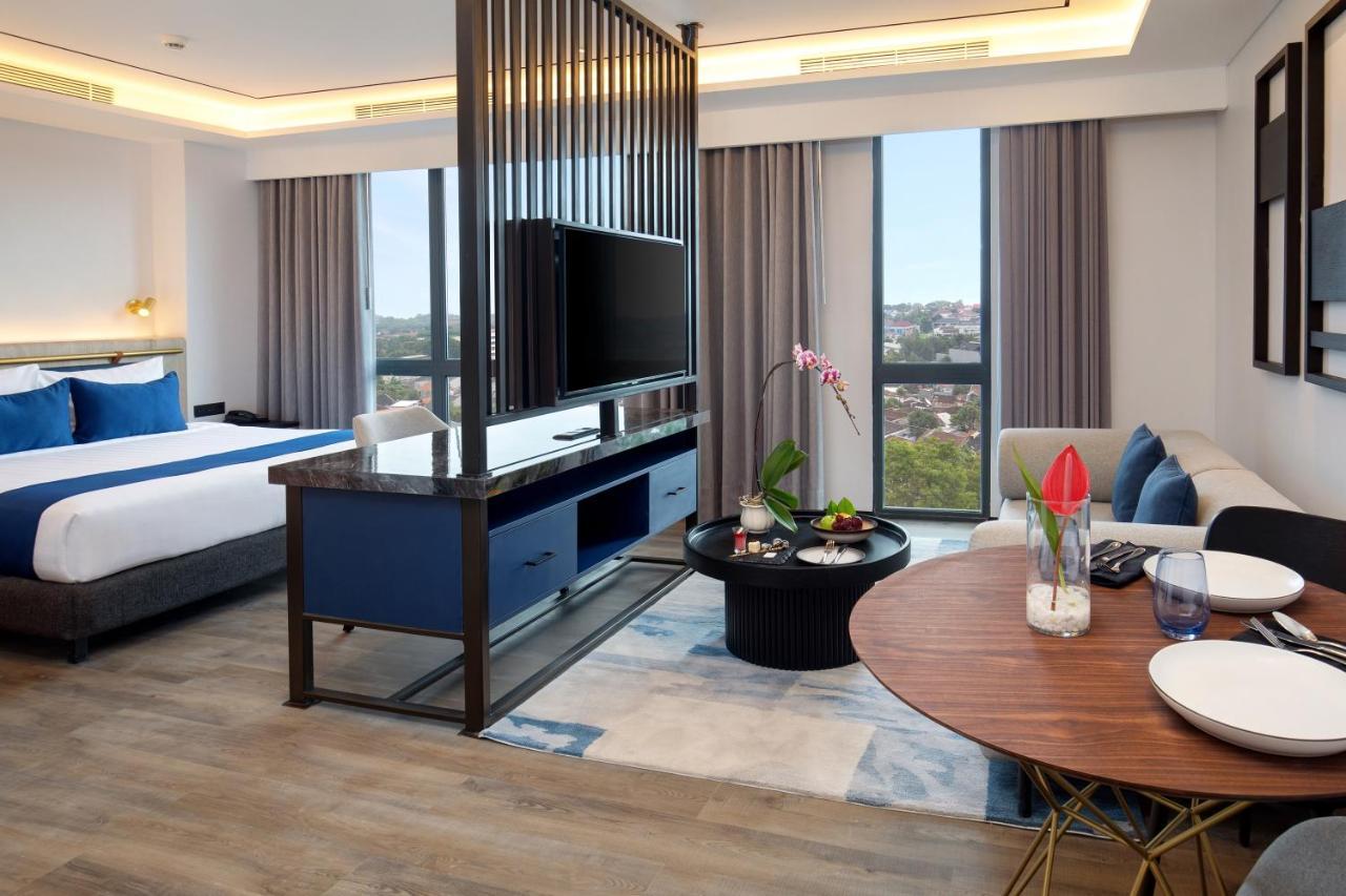Hotel Aruss Semarang Esterno foto