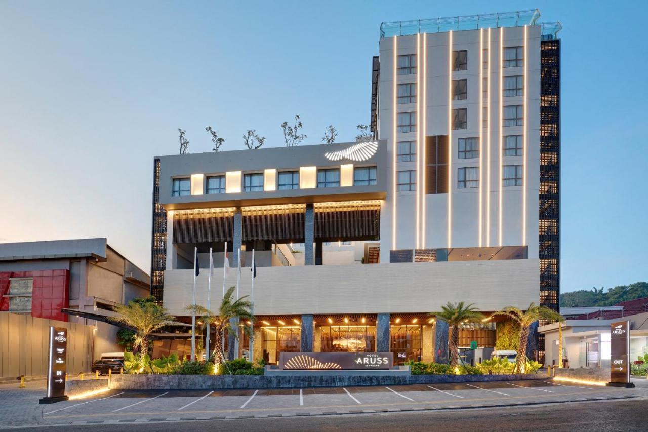 Hotel Aruss Semarang Esterno foto
