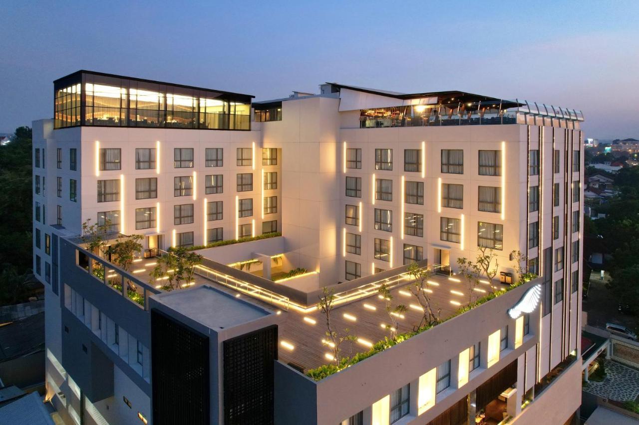 Hotel Aruss Semarang Esterno foto